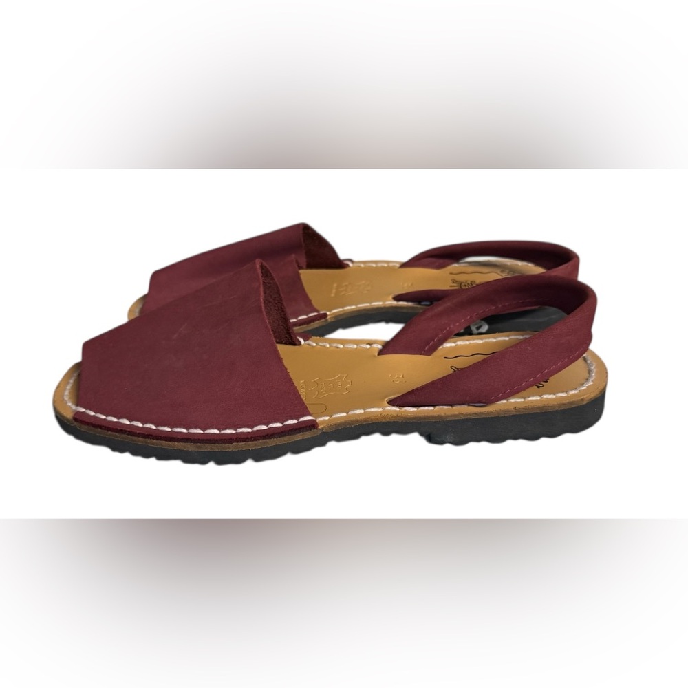 NWOT The Artesano Leather Flat Sandals SZ 5-5.5